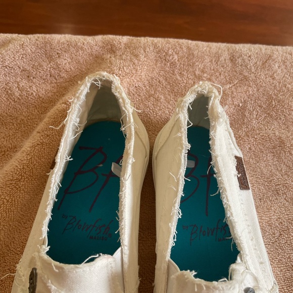 Blowfish Malibu Melon white slip on button Sneaker canvas shoe 8 laceless cotton - Picture 16 of 16